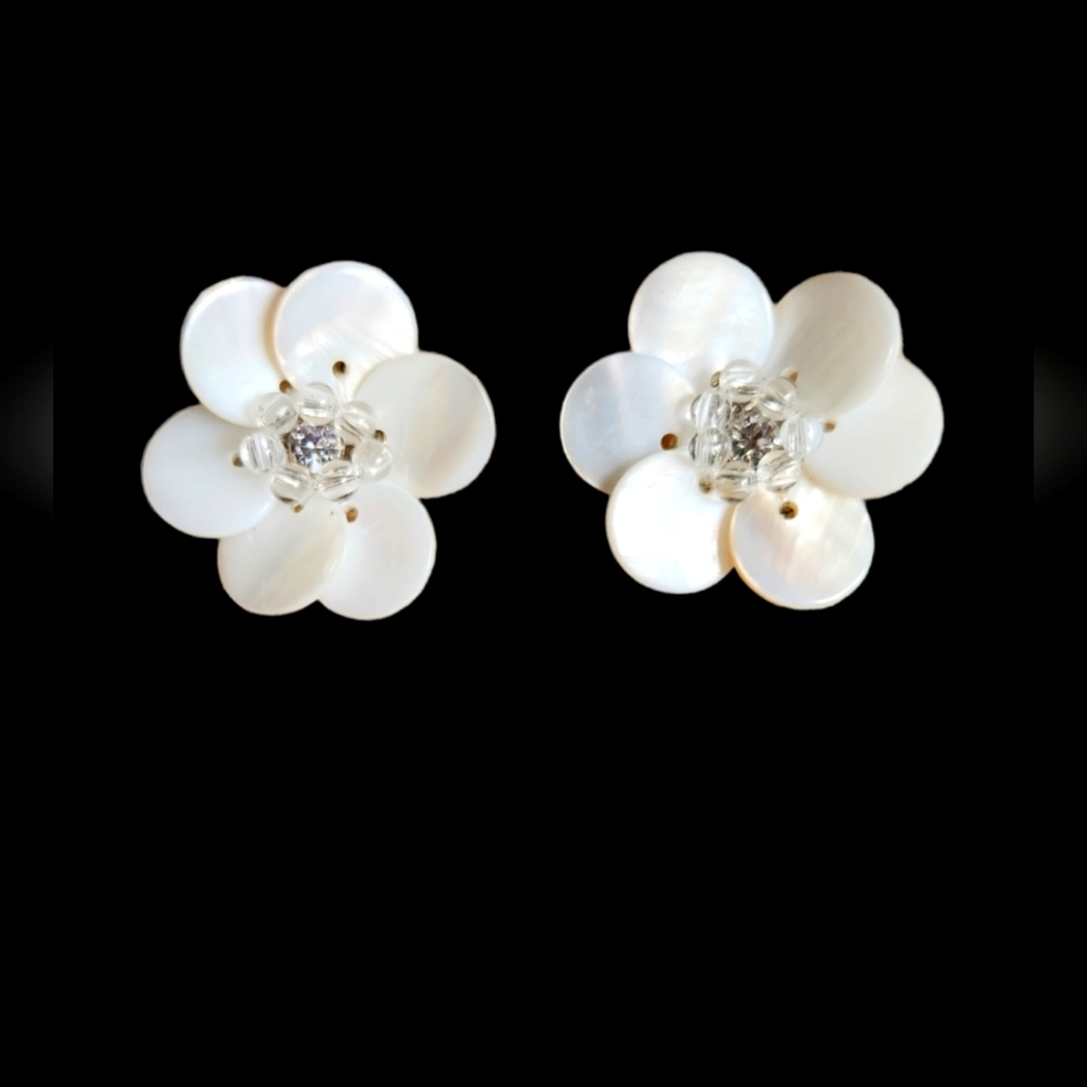 Floral earrings studs post shell button white flowers